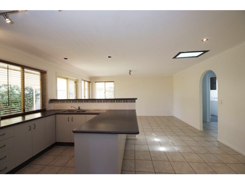 29 Catalina Drive, Wilsonton QLD 4350