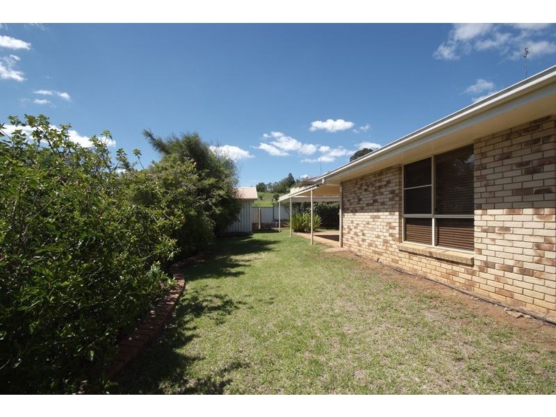29 Catalina Drive, Wilsonton QLD 4350