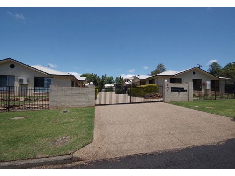 4/2 Garde Street, Centenary Heights QLD 4350