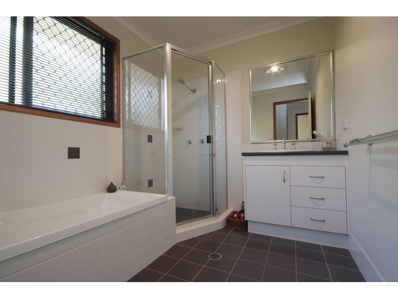4/2 Garde Street, Centenary Heights QLD 4350