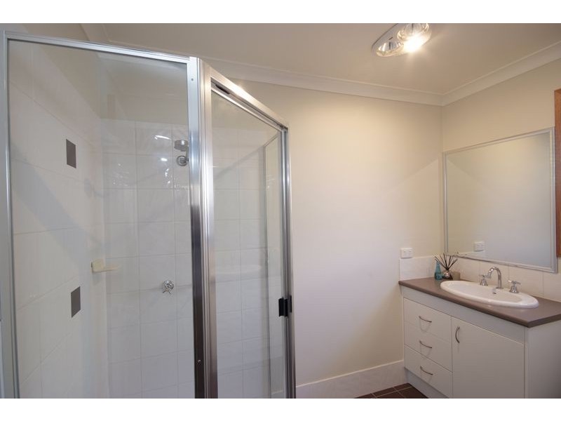 4/2 Garde Street, Centenary Heights QLD 4350