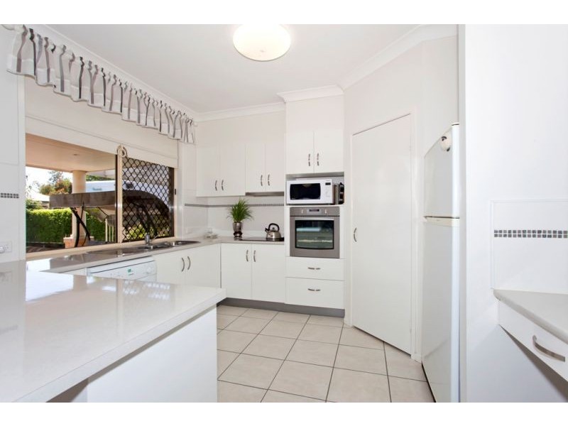 19 La Vista Court, Middle Ridge QLD 4350