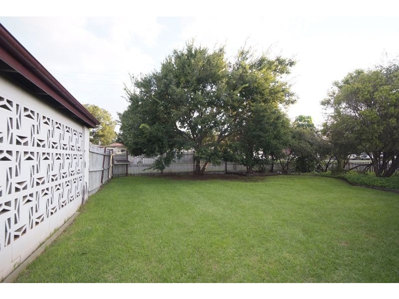 2/85 Hill Street, Newtown QLD 4350