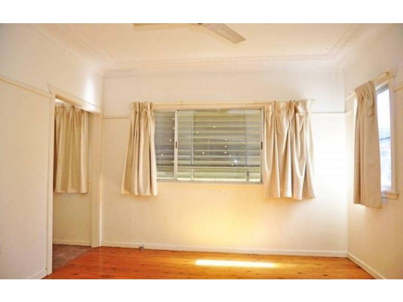 6 Donegal Street, Rockville QLD 4350