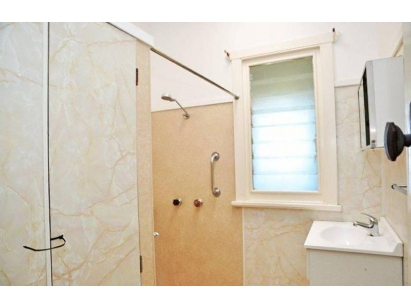 6 Donegal Street, Rockville QLD 4350