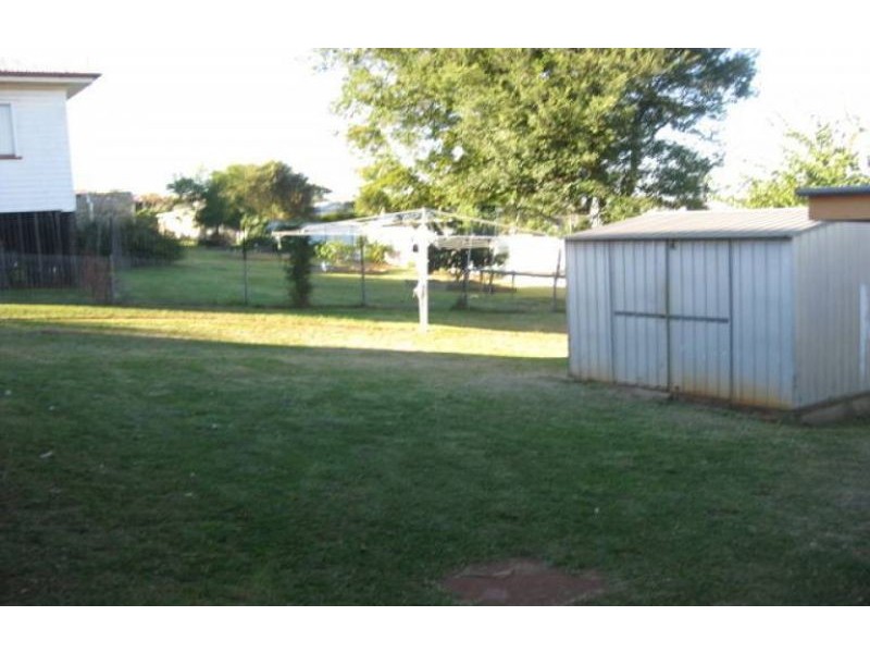 6 Donegal Street, Rockville QLD 4350