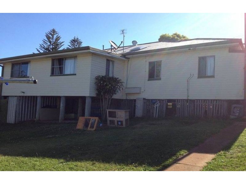 6 Donegal Street, Rockville QLD 4350