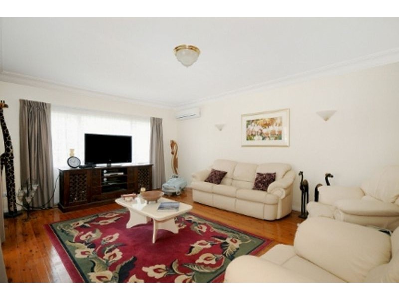 3 Lockhart Court, Harristown QLD 4350