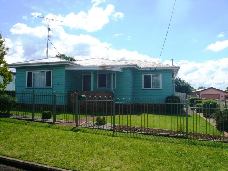 7 Violet Street, Harristown QLD 4350