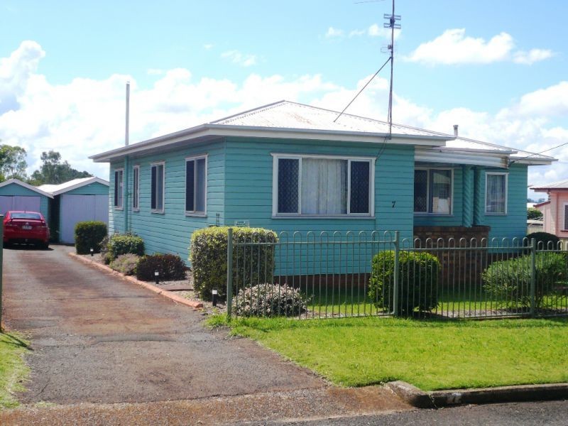 7 Violet Street, Harristown QLD 4350