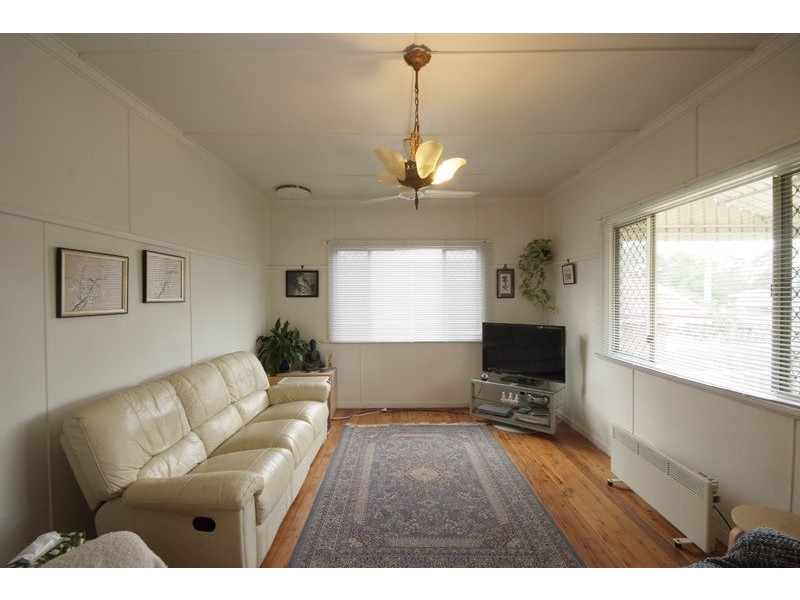 3 Peak Street, Harristown QLD 4350