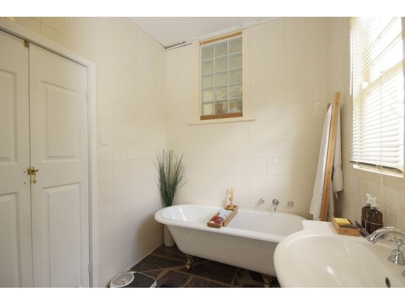 3 Peak Street, Harristown QLD 4350