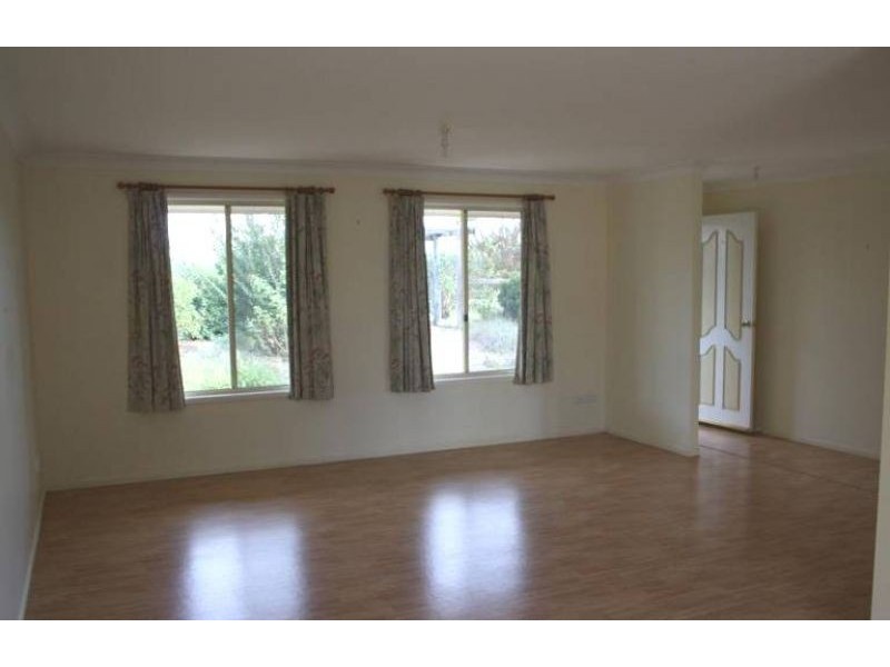 2a Eton Street, Cambooya QLD 4358