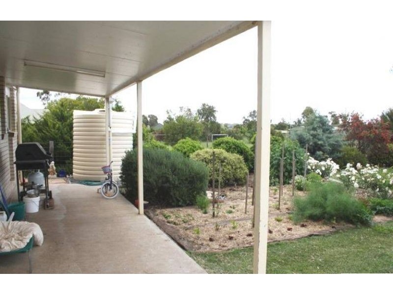 2a Eton Street, Cambooya QLD 4358