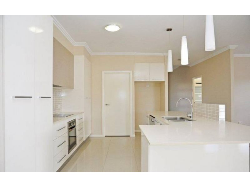 18 Pugh Street, Middle Ridge QLD 4350