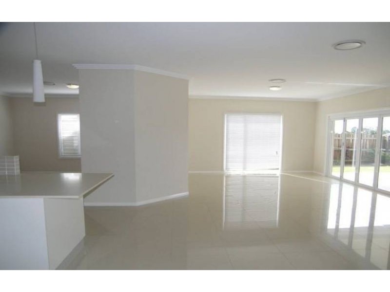 18 Pugh Street, Middle Ridge QLD 4350