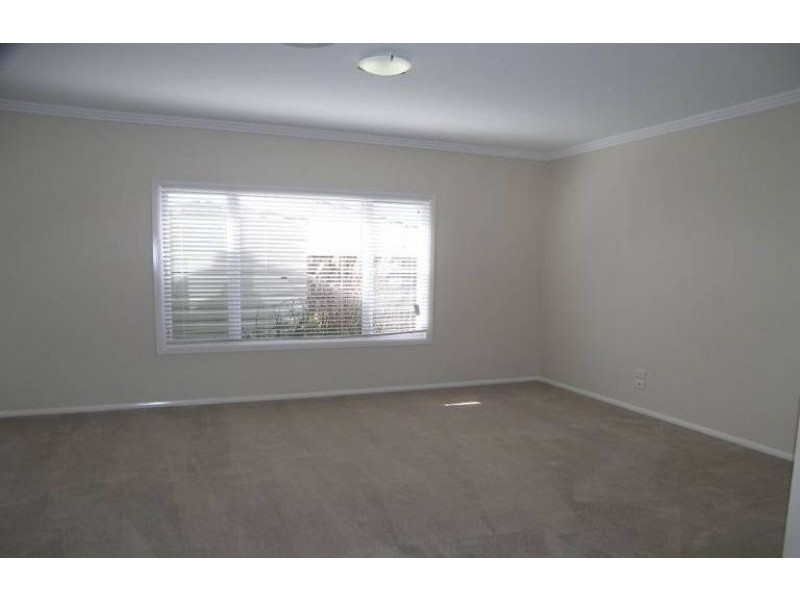 18 Pugh Street, Middle Ridge QLD 4350