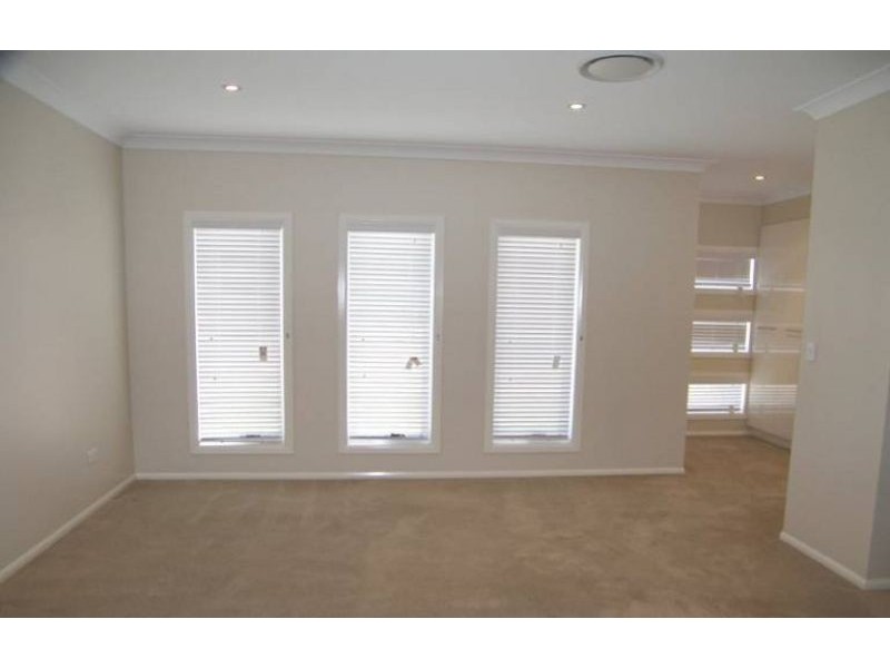 18 Pugh Street, Middle Ridge QLD 4350