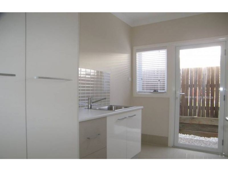 18 Pugh Street, Middle Ridge QLD 4350