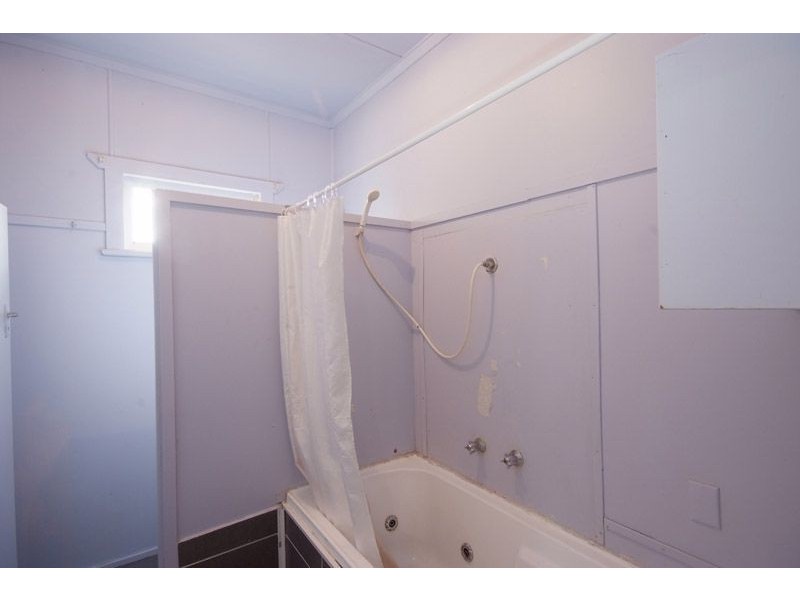 9 Butt Street, Harristown QLD 4350