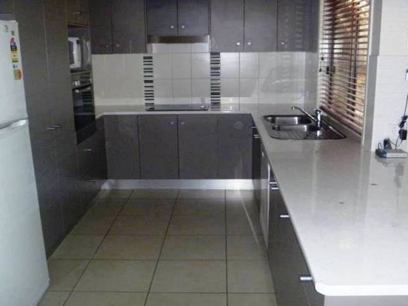 1/11 Sambar Court, Kearneys Spring QLD 4350