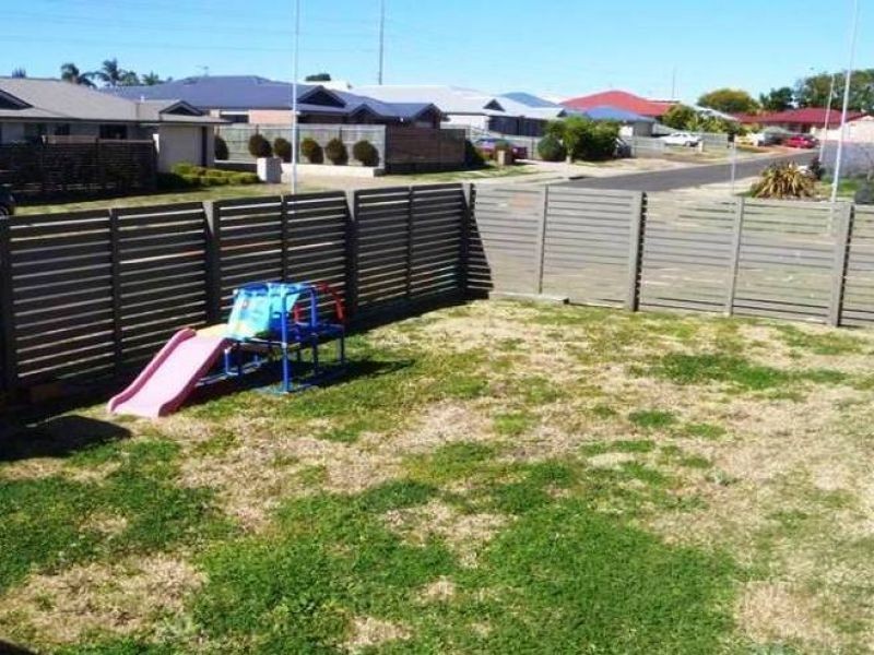 1/11 Sambar Court, Kearneys Spring QLD 4350