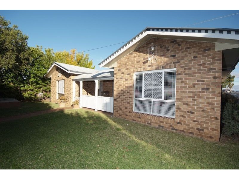 50 Liquidambar Street, Glenvale QLD 4350