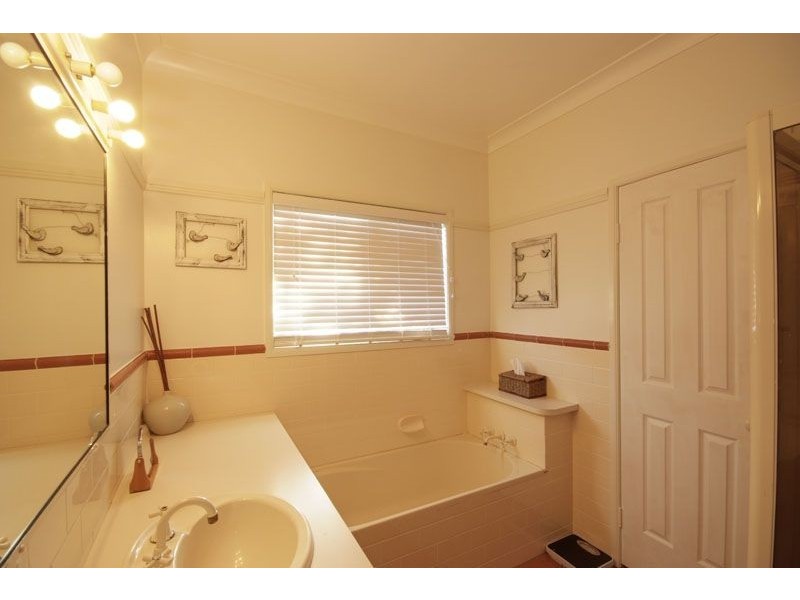 50 Liquidambar Street, Glenvale QLD 4350