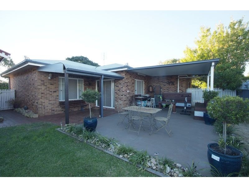 50 Liquidambar Street, Glenvale QLD 4350