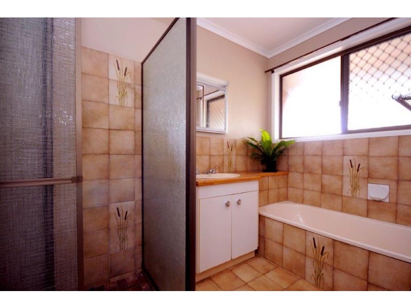 16 Margot Court, Harlaxton QLD 4350