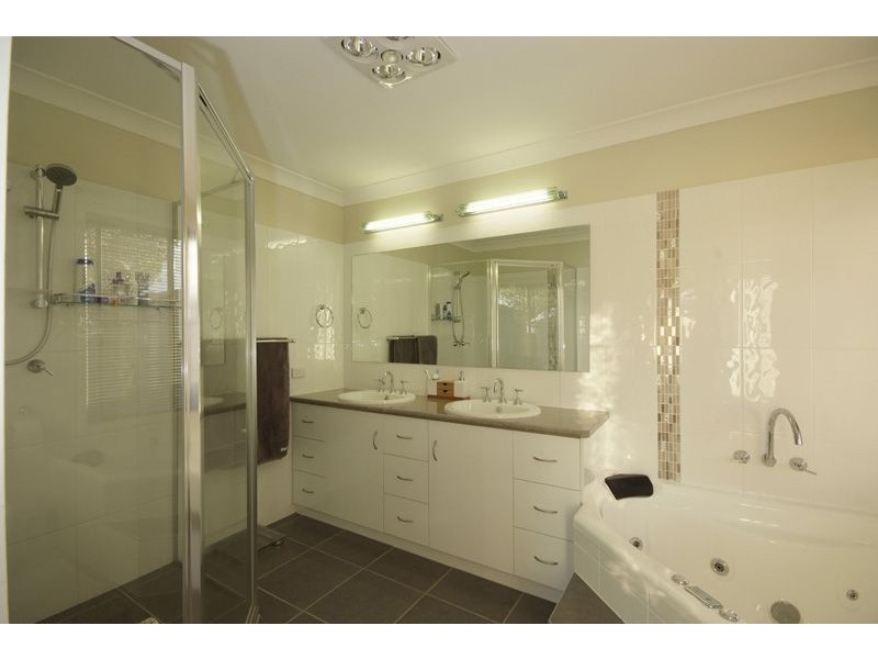 47 Hursley Road, Newtown QLD 4350