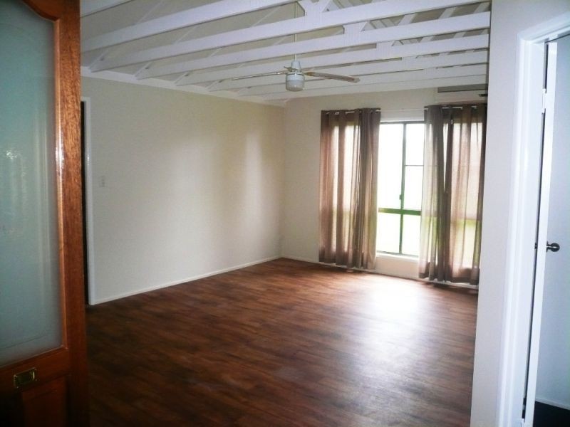 25 Seppelt Street, Wilsonton QLD 4350