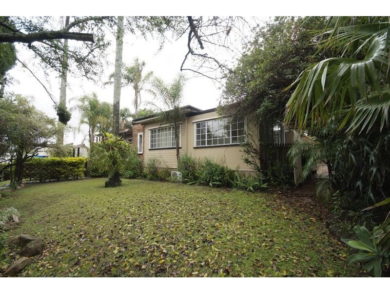 225 West Street, Harristown QLD 4350