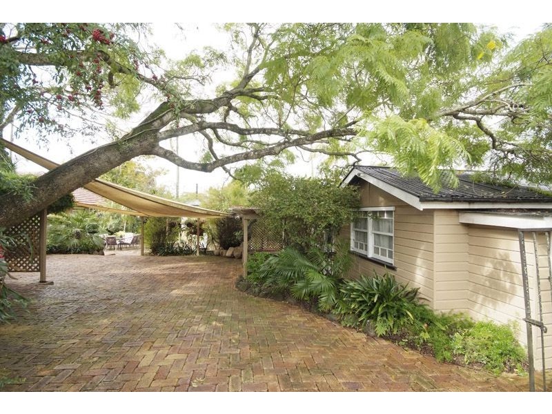 225 West Street, Harristown QLD 4350