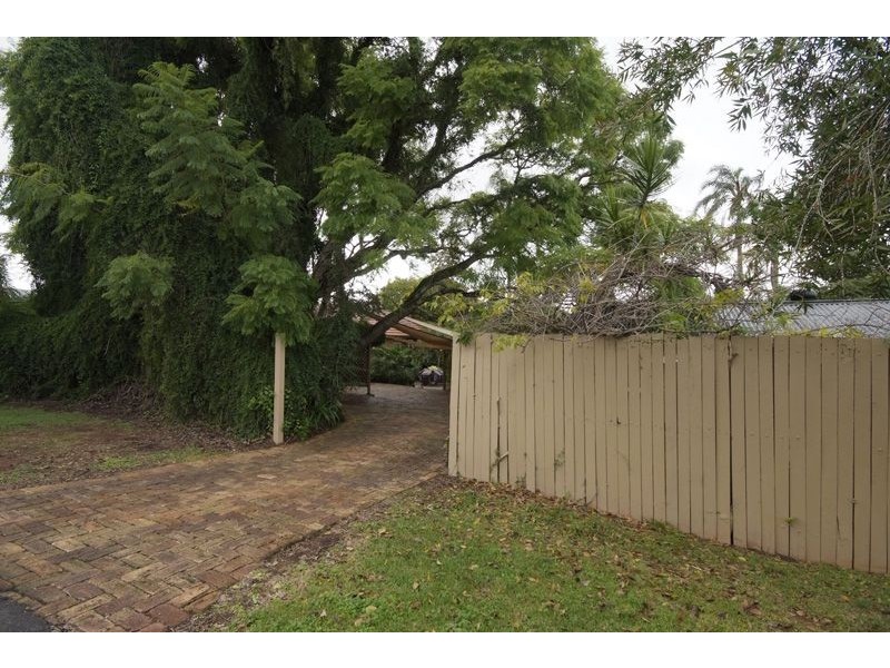 225 West Street, Harristown QLD 4350