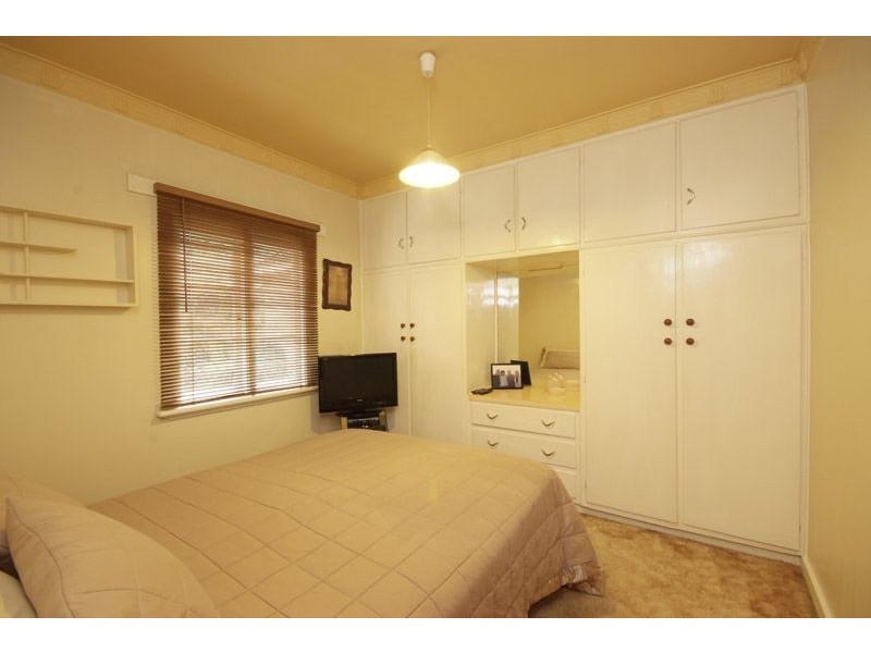 225 West Street, Harristown QLD 4350