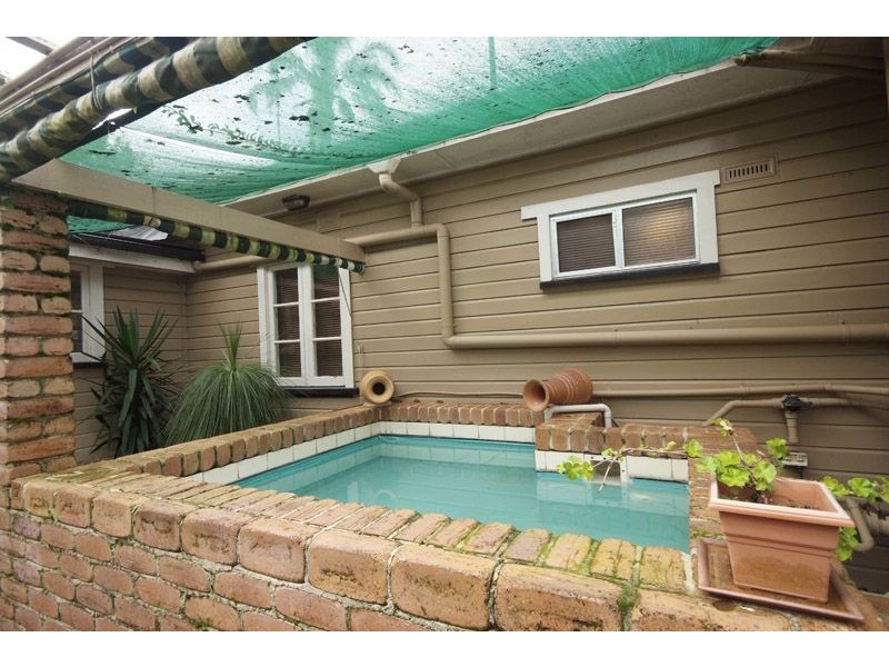 225 West Street, Harristown QLD 4350
