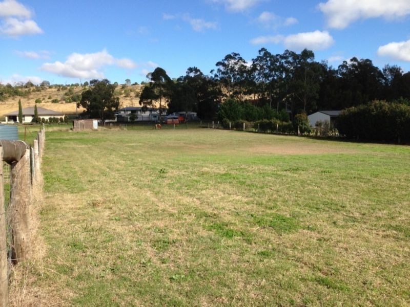 60 Phipps Drive, Meringandan West QLD 4352