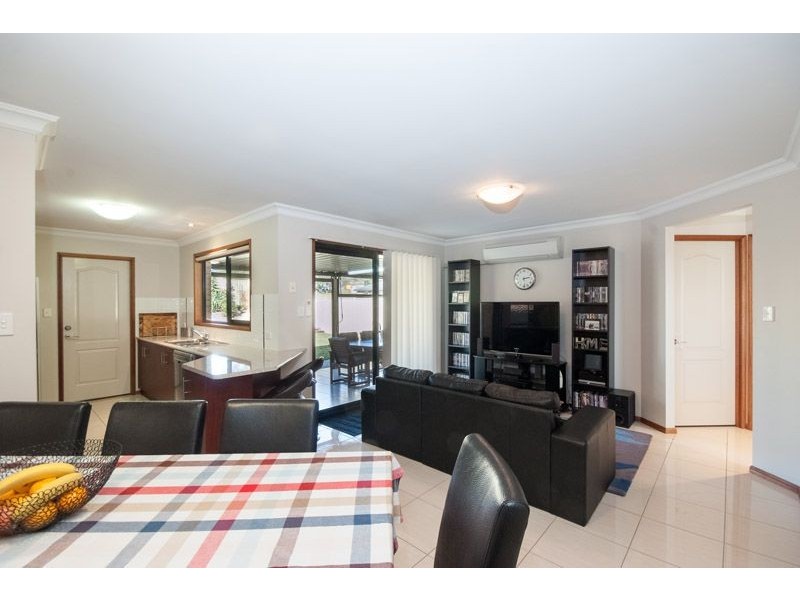 2 Barambah Street, Glenvale QLD 4350