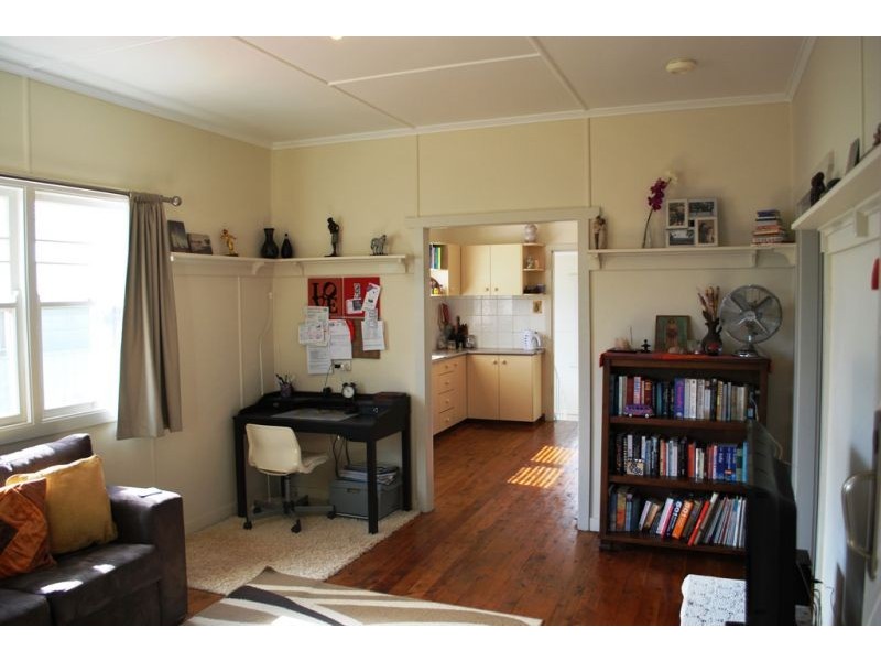 20 Fourth Avenue, Harristown QLD 4350