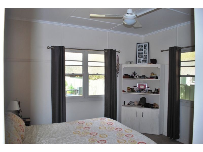 20 Fourth Avenue, Harristown QLD 4350