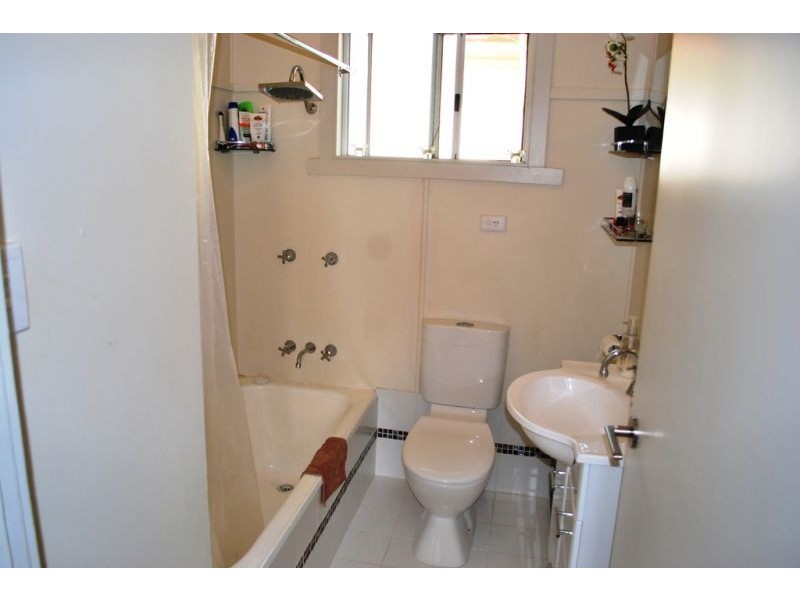 20 Fourth Avenue, Harristown QLD 4350