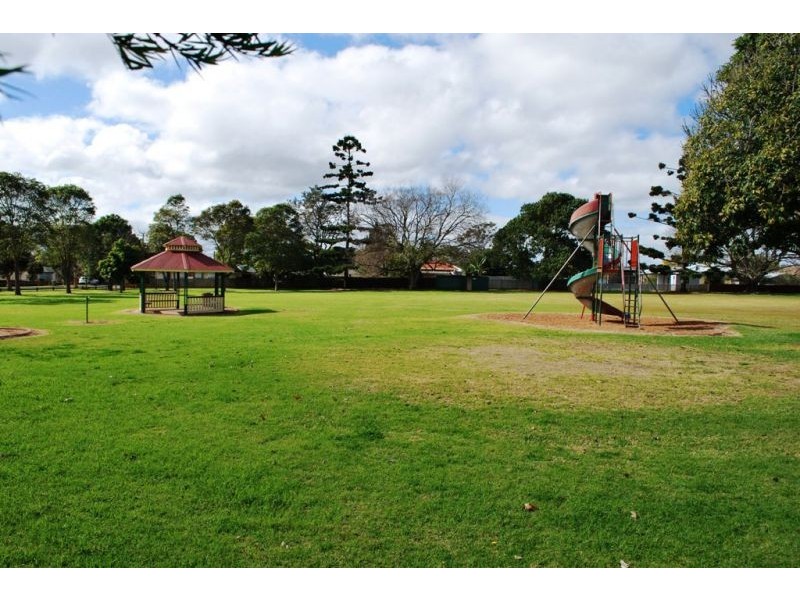 20 Fourth Avenue, Harristown QLD 4350