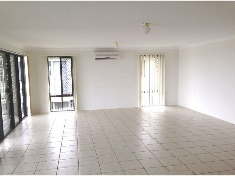 5 Dodson Cresent, Mount Kynoch QLD 4350