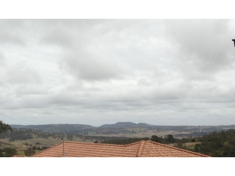 5 Dodson Cresent, Mount Kynoch QLD 4350