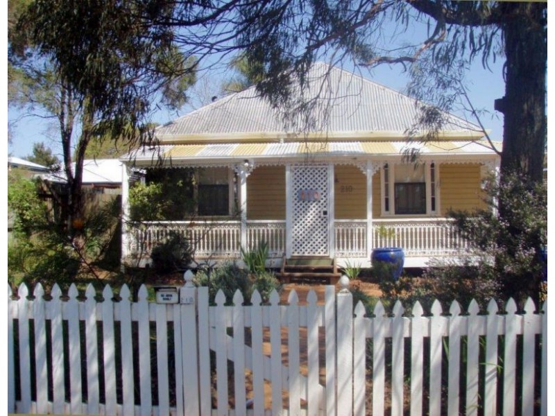 210 Perth Street, South Toowoomba QLD 4350