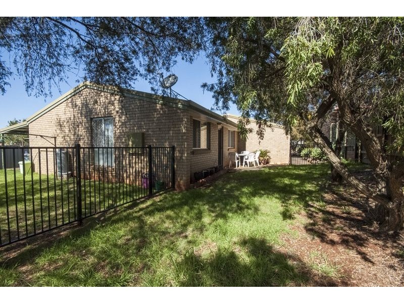 2/9 Marwedel Street, Kearneys Spring QLD 4350