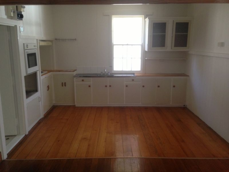 138 Taylor Street, Newtown QLD 4350