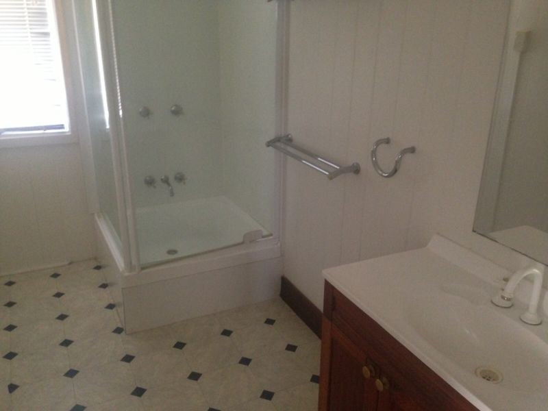 138 Taylor Street, Newtown QLD 4350