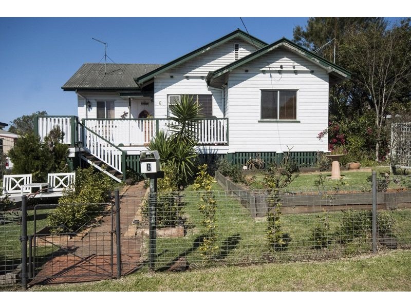 6 Sheehan Street, South Toowoomba QLD 4350
